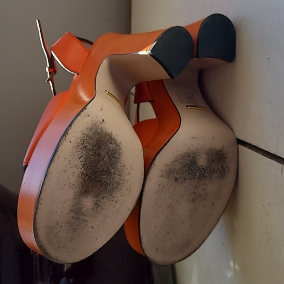 GUCCI Interlocking G Cut-Out Sandals - Picture 8 of 12